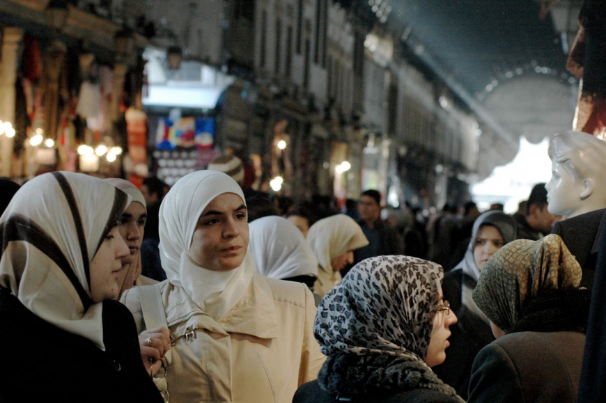 Syrian women in hijab souk