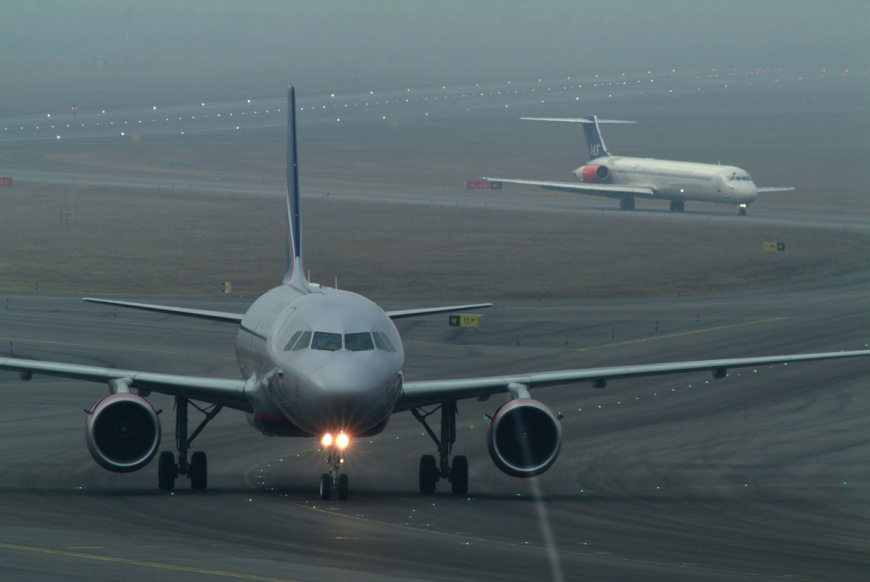 SAS plane taxiing