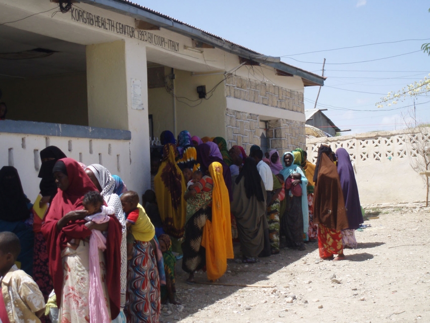 Somalilanders queue at health centre